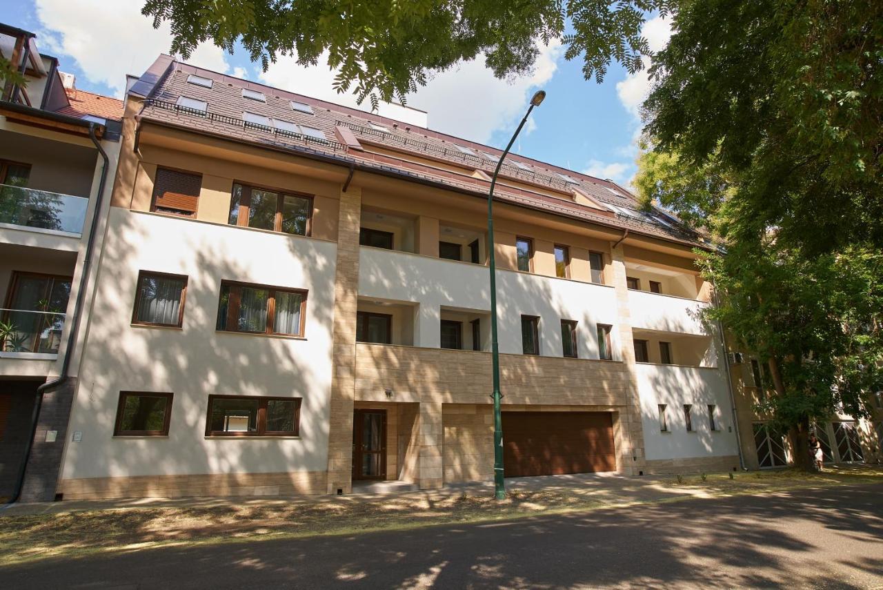 Sunlight Bronze - Szeged Apartamento Exterior foto